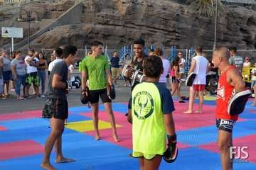Exhibición del Club Kick Boxing en el muelle de Melenara (Foto Francisco Javier Santana)
